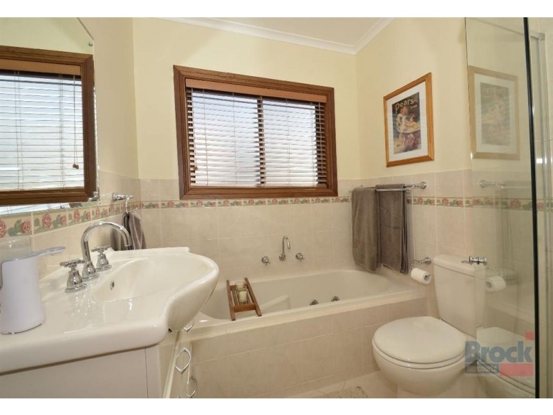 21 Seaview Drive, Happy Valley SA 5159