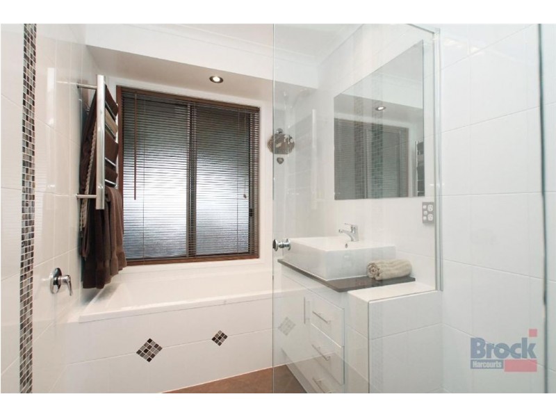 6 Lanceley Court, Trott Park SA 5158