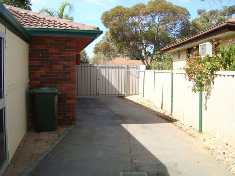 4 Counihan Ct, Trott Park SA 5158