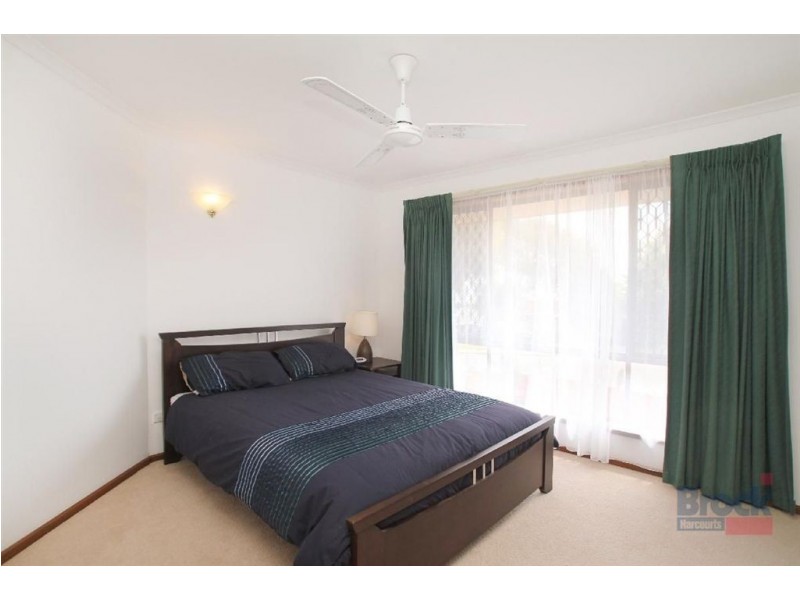 25 Moor Crescent, Hallett Cove SA 5158