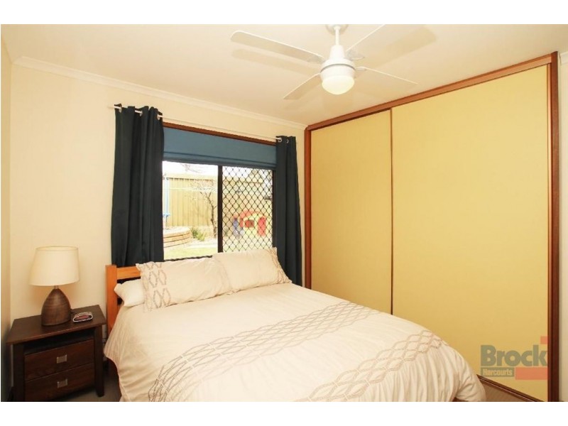 25 Moor Crescent, Hallett Cove SA 5158