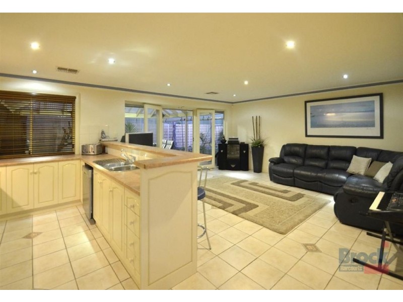 40 Elizabeth Crescent, Hallett Cove SA 5158