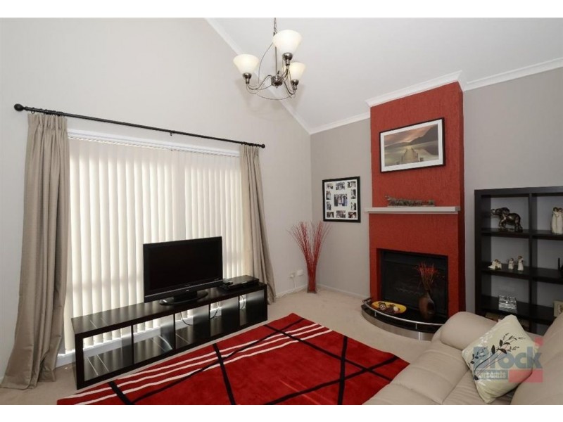 17 Oakvale Way, Hallett Cove SA 5158