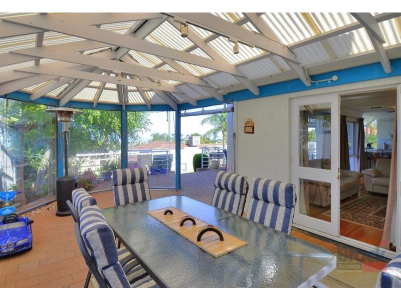 17 Oakvale Way, Hallett Cove SA 5158