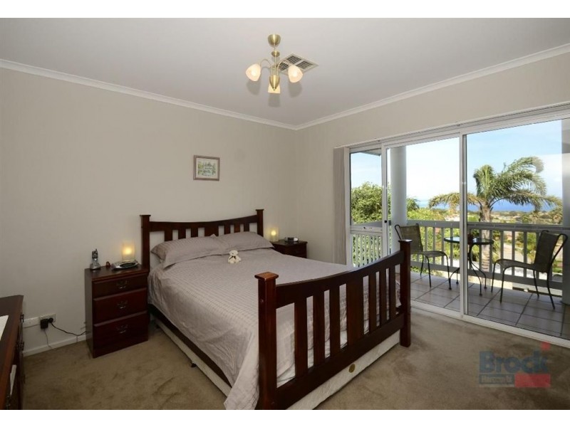 17 Oakvale Way, Hallett Cove SA 5158