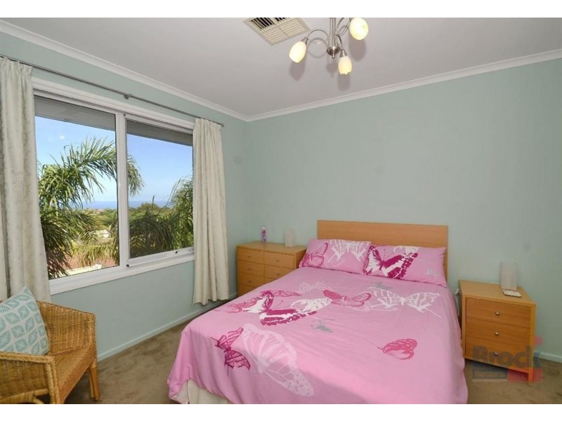 17 Oakvale Way, Hallett Cove SA 5158
