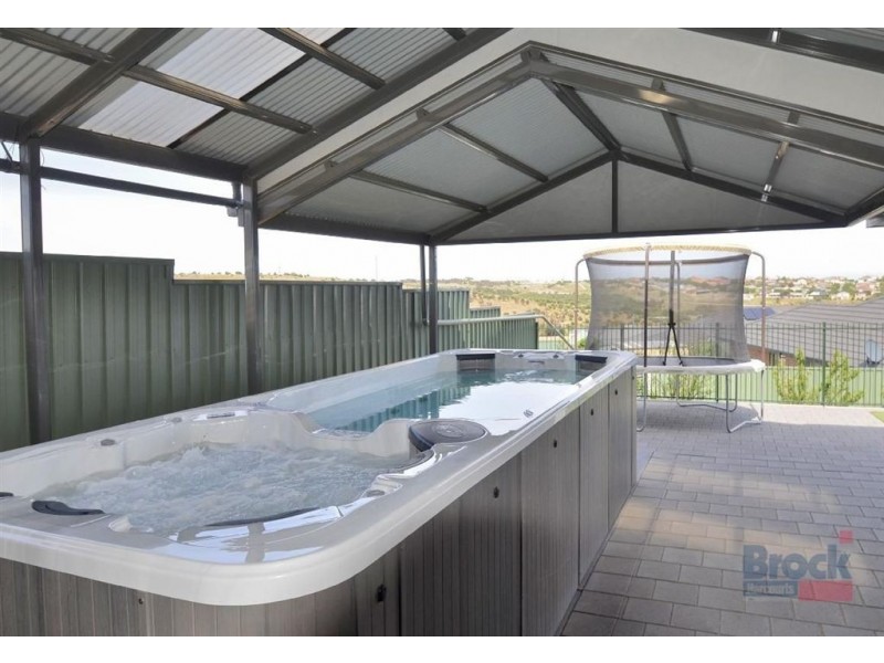 3 Thomas Way, Hallett Cove SA 5158