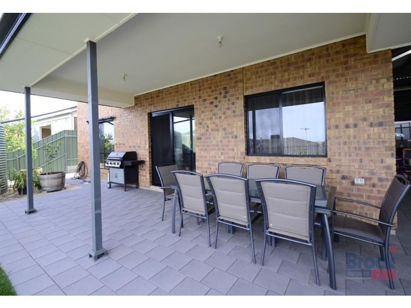 3 Thomas Way, Hallett Cove SA 5158