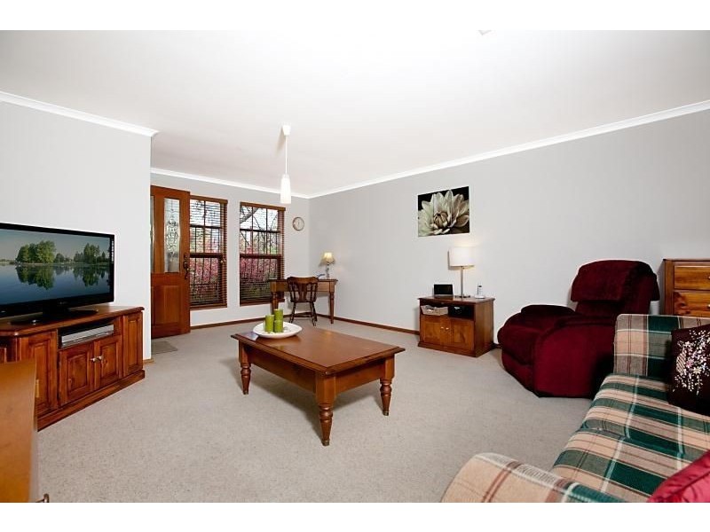 1/1 Dellvale Ct, Flagstaff Hill SA 5159