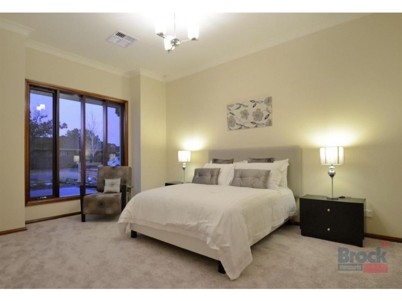 2 Pine Avenue, Warradale SA 5046