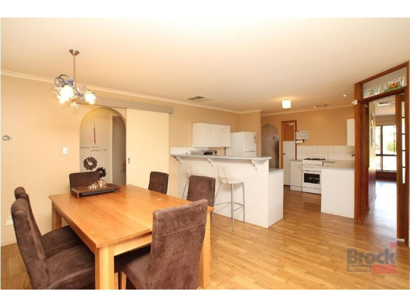 17 Vennachar Drive, Hallett Cove SA 5158