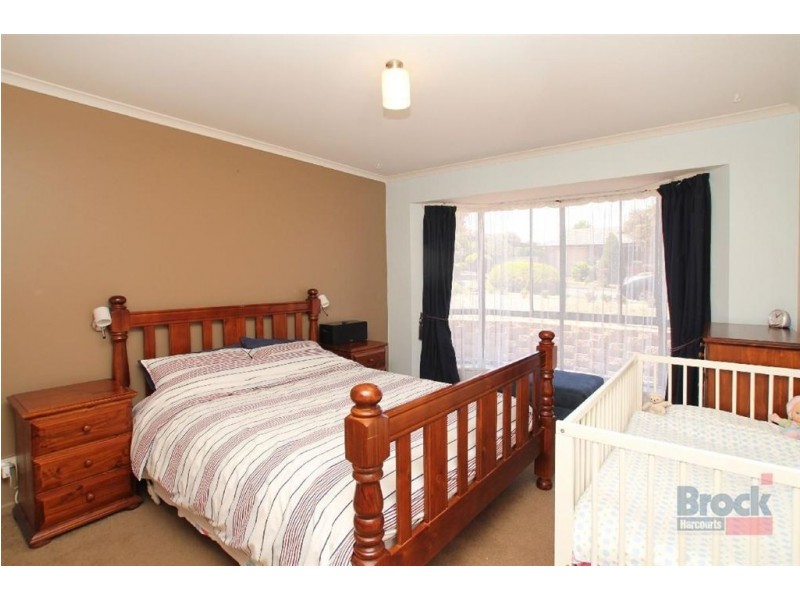 17 Vennachar Drive, Hallett Cove SA 5158