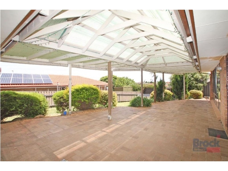 17 Vennachar Drive, Hallett Cove SA 5158