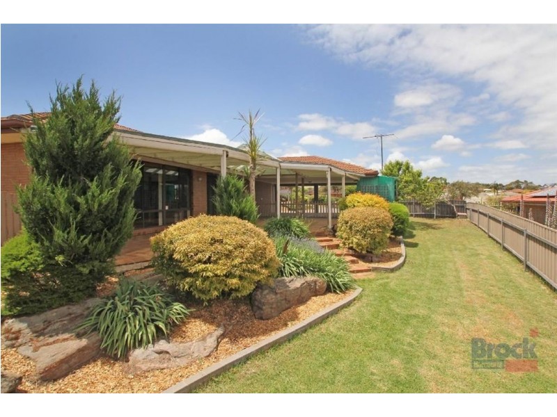 17 Vennachar Drive, Hallett Cove SA 5158