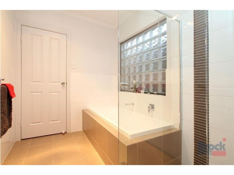 17a Sandery Avenue, Seacombe Gardens SA 5047