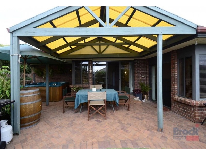 20 Alfonso Drive, Hallett Cove SA 5158