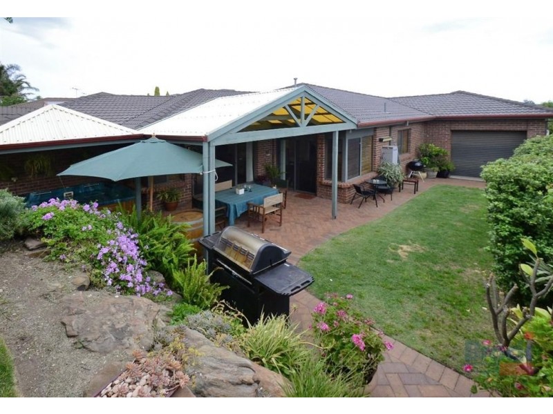 20 Alfonso Drive, Hallett Cove SA 5158