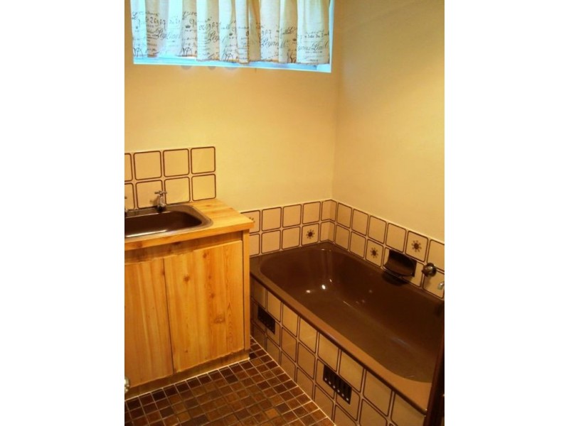 28 Coorabie Cres, Hallett Cove SA 5158