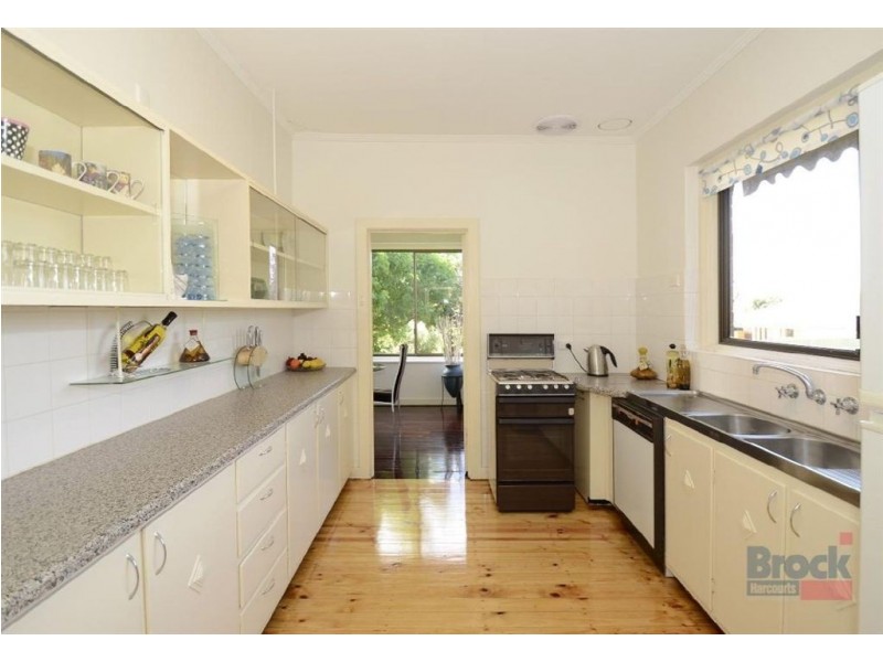 2 Synnett Avenue, Seaview Downs SA 5049