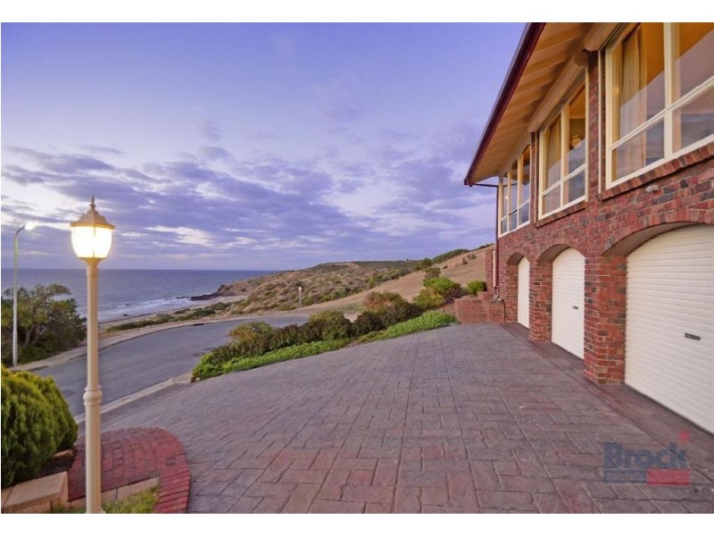 2 Arafura Court, Hallett Cove SA 5158