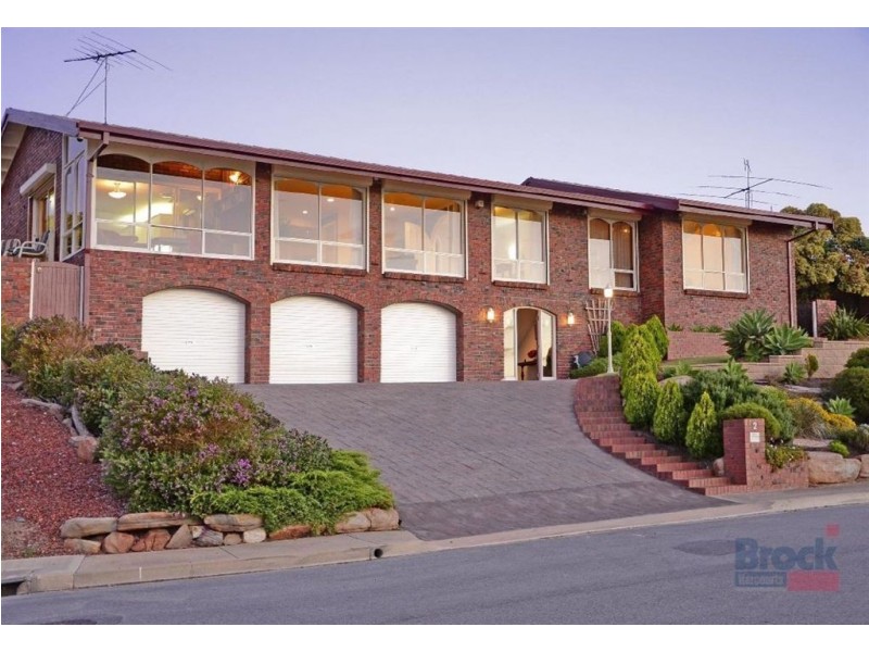 2 Arafura Court, Hallett Cove SA 5158