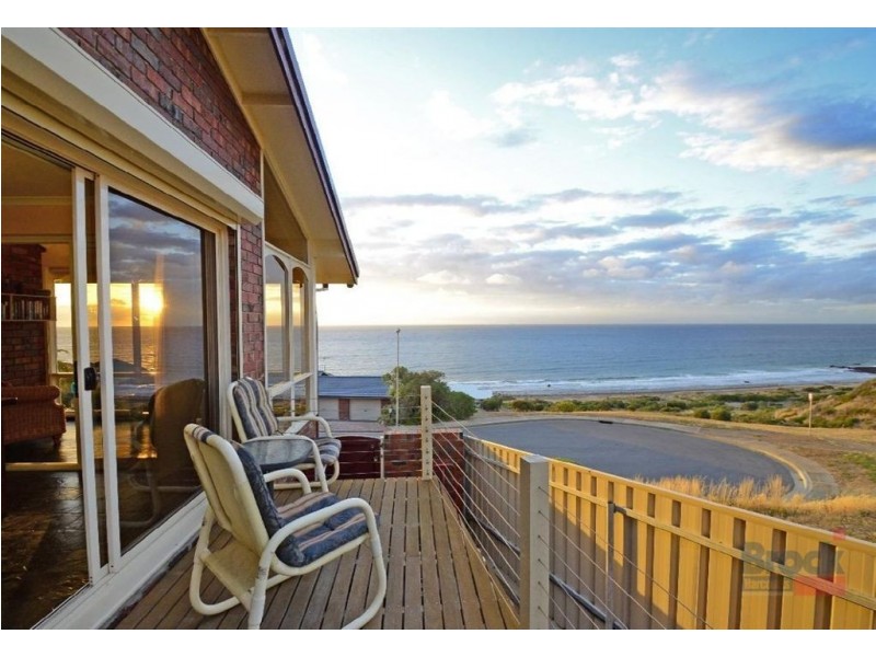 2 Arafura Court, Hallett Cove SA 5158
