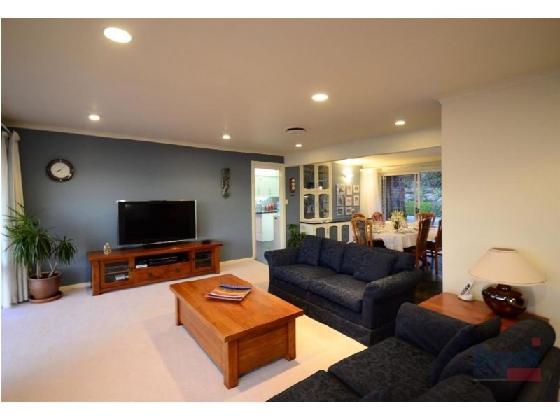 2 Arafura Court, Hallett Cove SA 5158