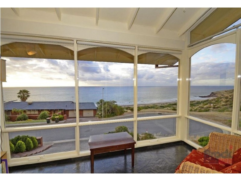 2 Arafura Court, Hallett Cove SA 5158