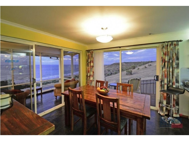 2 Arafura Court, Hallett Cove SA 5158