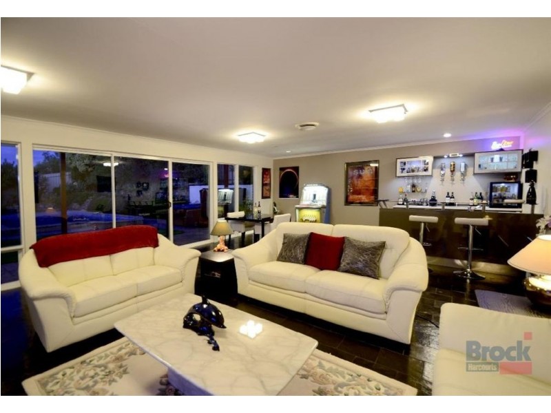 2 Arafura Court, Hallett Cove SA 5158