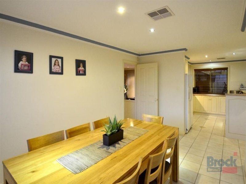 40 Elizabeth Crescent, Hallett Cove SA 5158