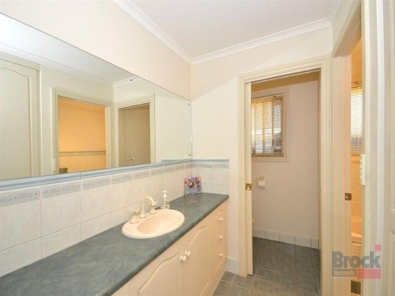 40 Elizabeth Crescent, Hallett Cove SA 5158