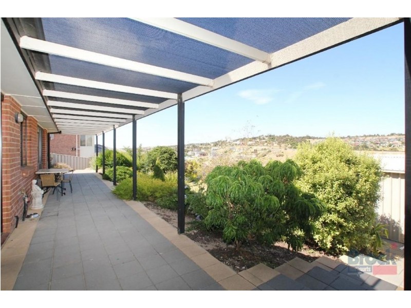 20 Freebairn Drive, Hallett Cove SA 5158