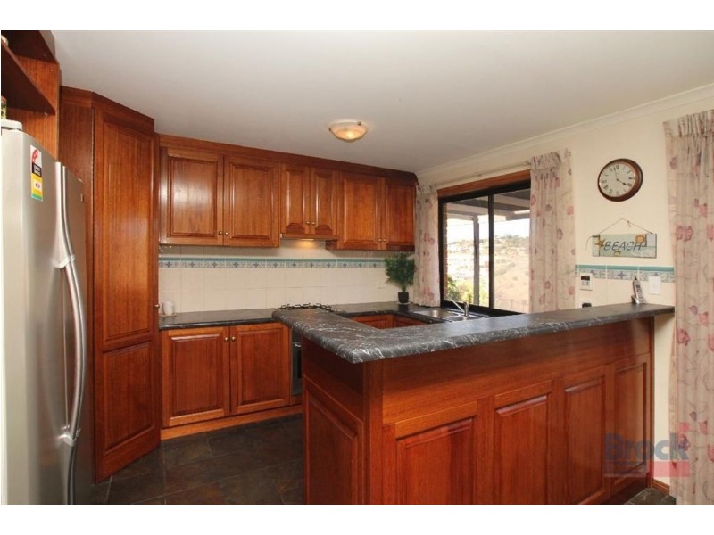 20 Freebairn Drive, Hallett Cove SA 5158