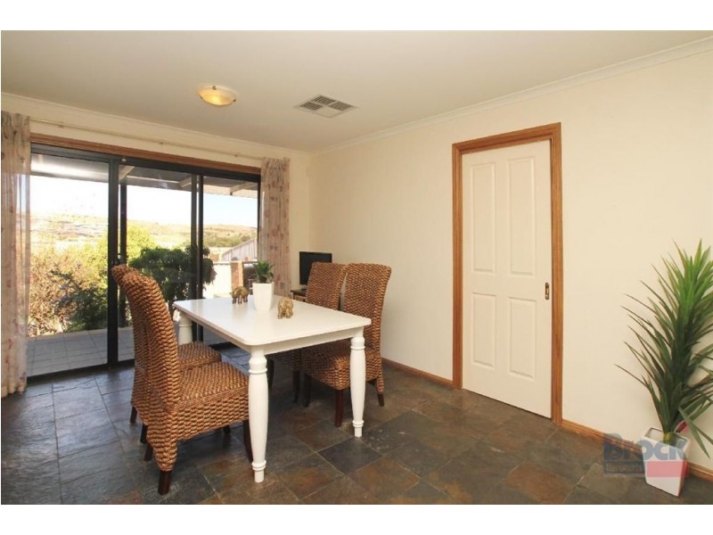 20 Freebairn Drive, Hallett Cove SA 5158