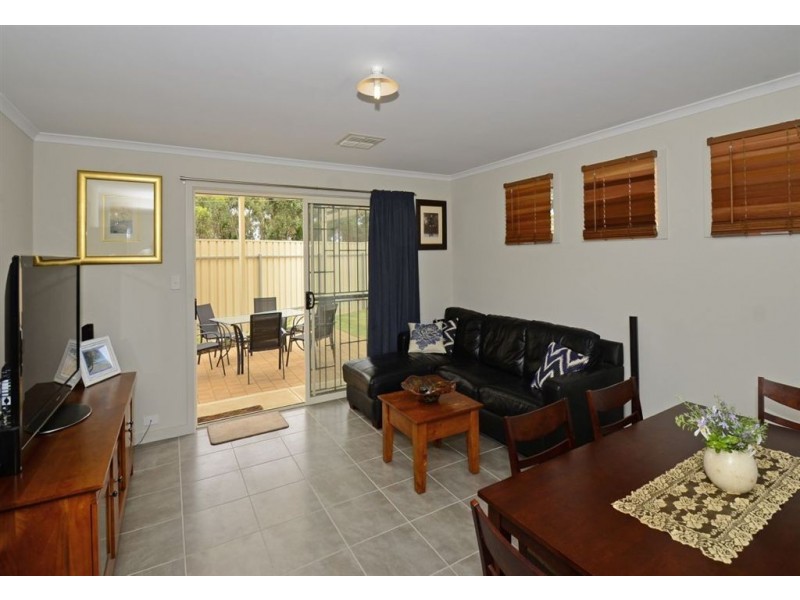 8 Lucy Court, Trott Park SA 5158