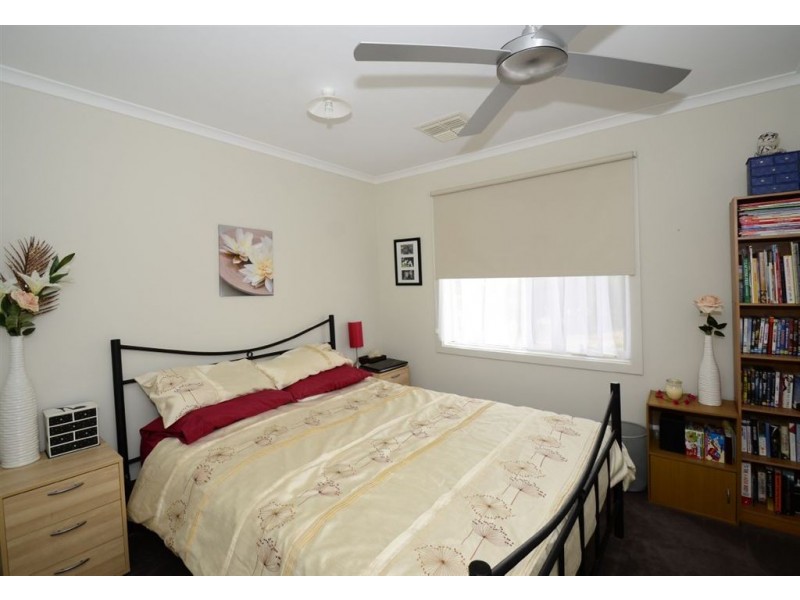 8 Lucy Court, Trott Park SA 5158