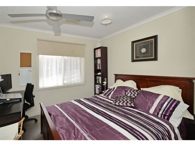 8 Lucy Court, Trott Park SA 5158