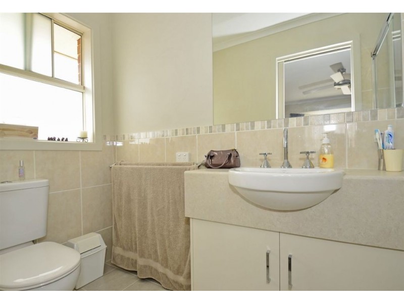 8 Lucy Court, Trott Park SA 5158