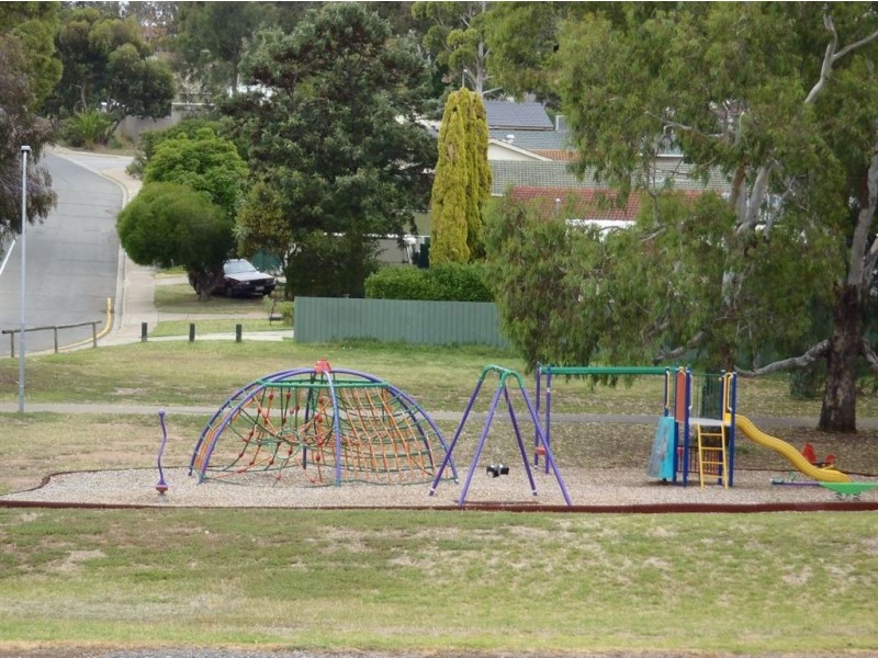 15 Oswin Court, Morphett Vale SA 5162