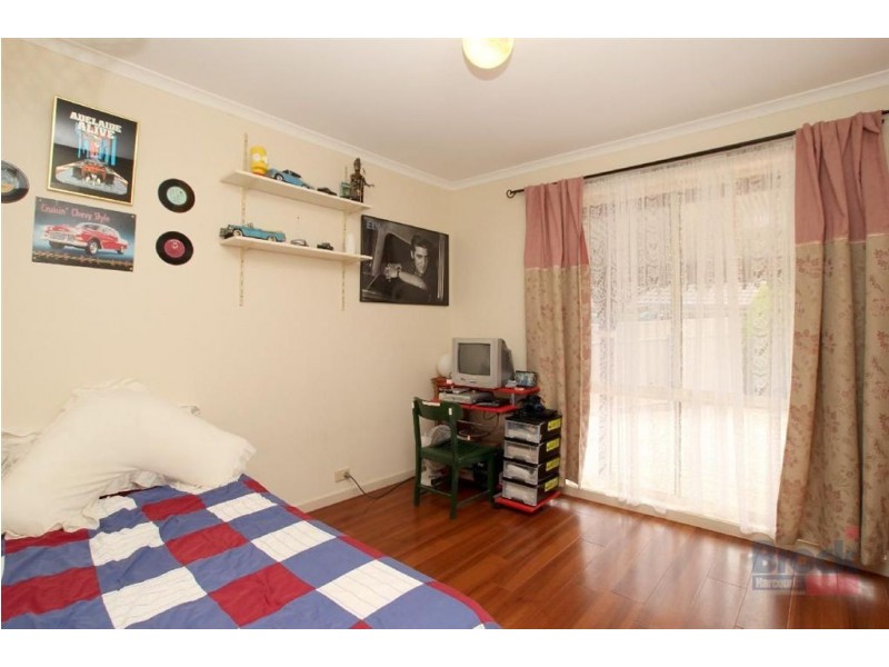 6 Harbury Ct, Onkaparinga Hills SA 5163