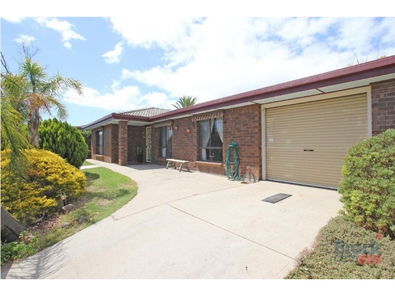 4 Wayside Drive, Hallett Cove SA 5158