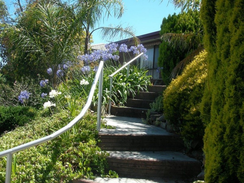 4 Wayside Drive, Hallett Cove SA 5158