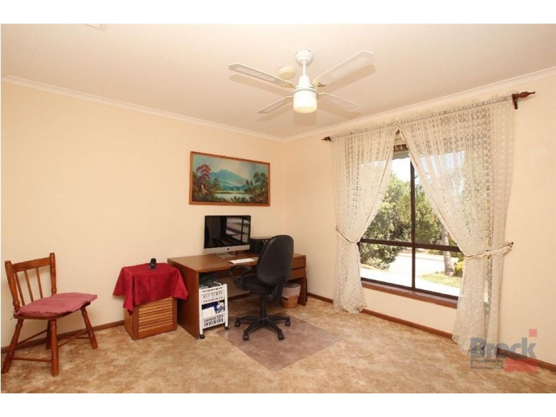 4 Wayside Drive, Hallett Cove SA 5158