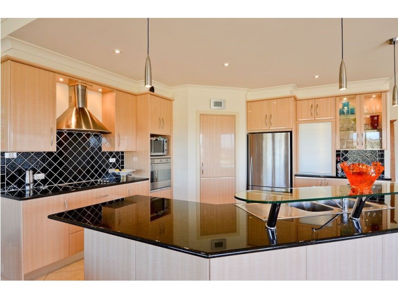 35 Cormorant Drive, Hallett Cove SA 5158