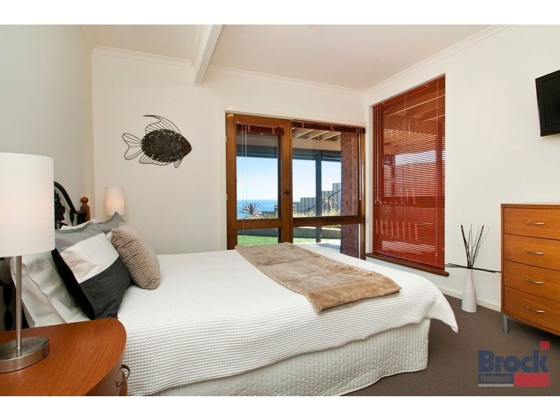 1 Arafura Court, Hallett Cove SA 5158