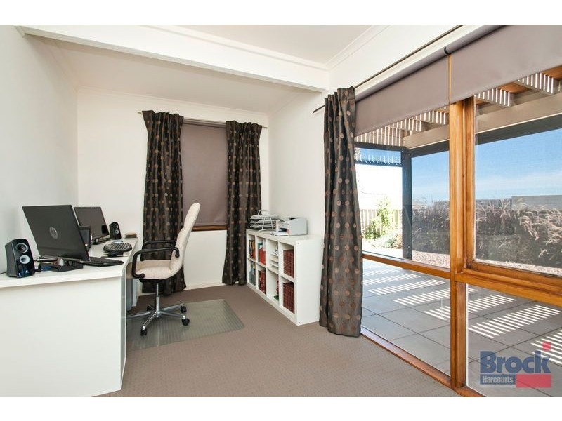 1 Arafura Court, Hallett Cove SA 5158