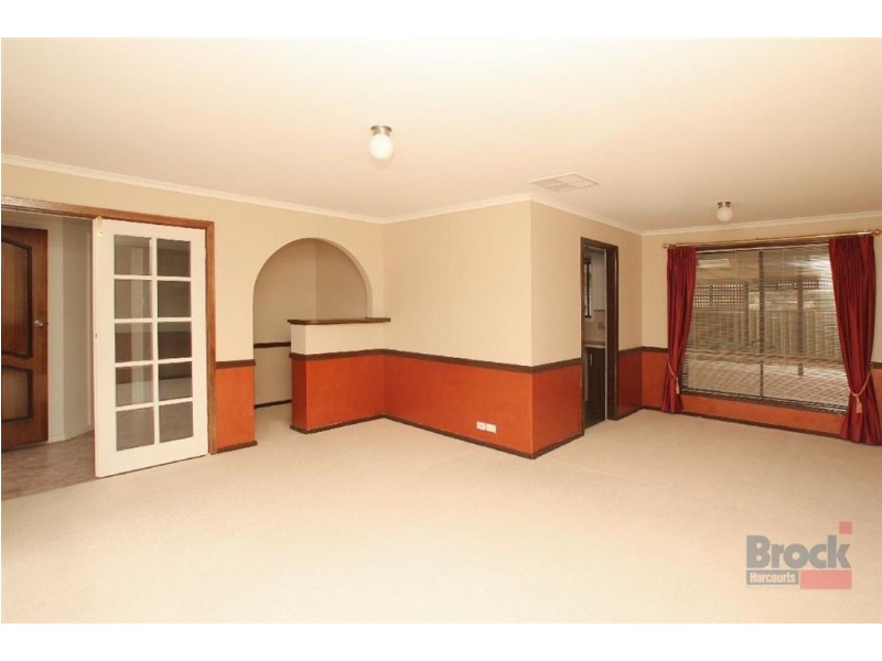 1 Barossa Crescent, Hallett Cove SA 5158