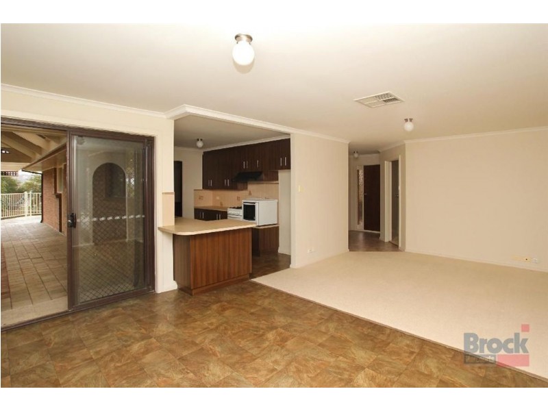 1 Barossa Crescent, Hallett Cove SA 5158