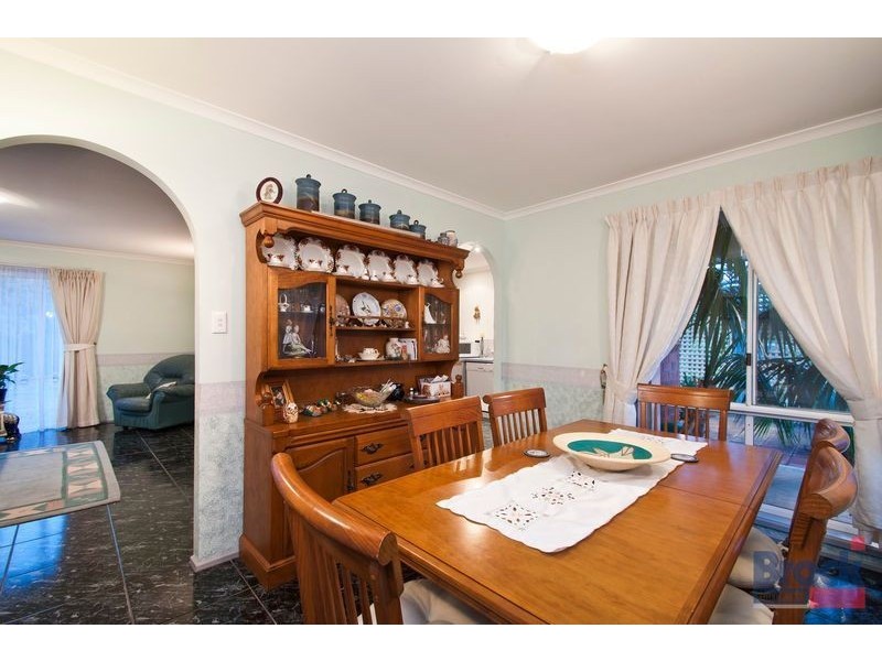 2 Deakin Court, Trott Park SA 5158